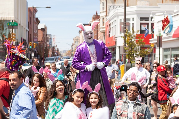 Easter Promenade in South District Headhouse 